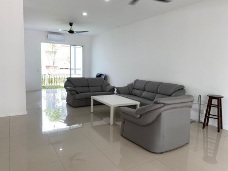 Terrace House For Sale at Tamansari