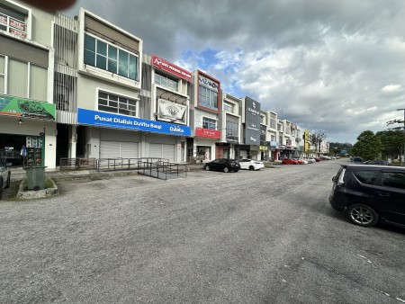 Shop For Sale at TTDI Grove