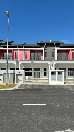 Terrace House For Sale at Taman Semarang Intan