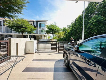 Terrace House For Sale at Tiara South