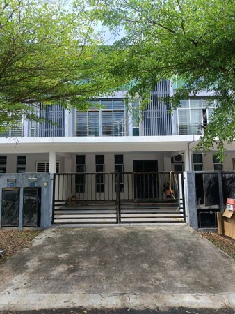 Terrace House For Sale at Bangi Avenue