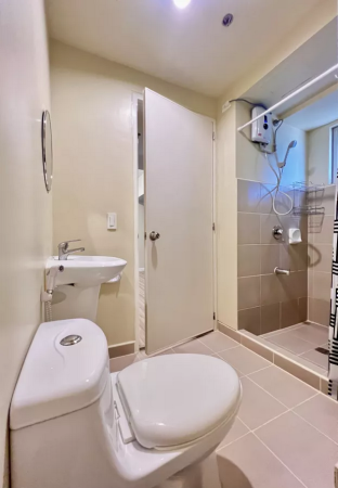 Condo For Rent at Five Stones
