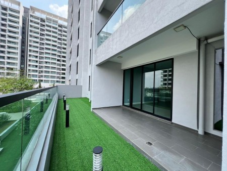 Condo For Sale at Paragon 3