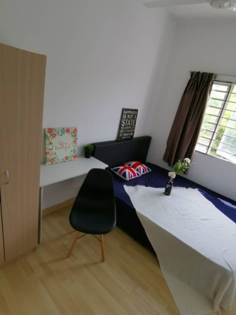 Apartment Room for Rent at Putra Suria Residence