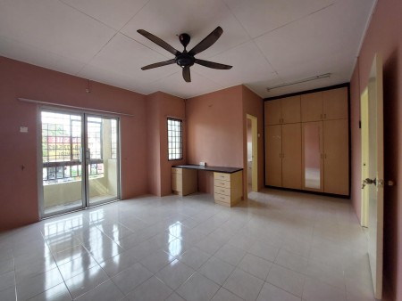 Terrace House For Sale at Taman Universiti