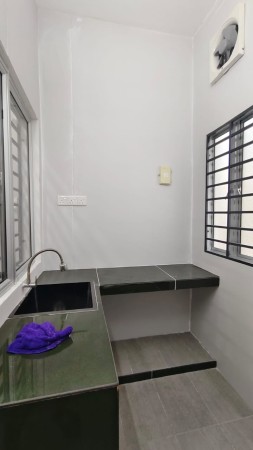 Townhouse For Rent at Taman Teluk Gedung Indah