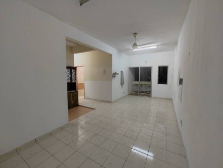 Apartment For Sale at Danaumas Apartment