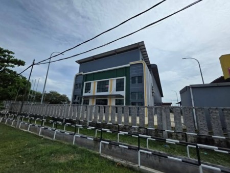 Detached Factory For Rent at Pandamaran