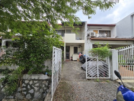 Terrace House For Sale at SS 19