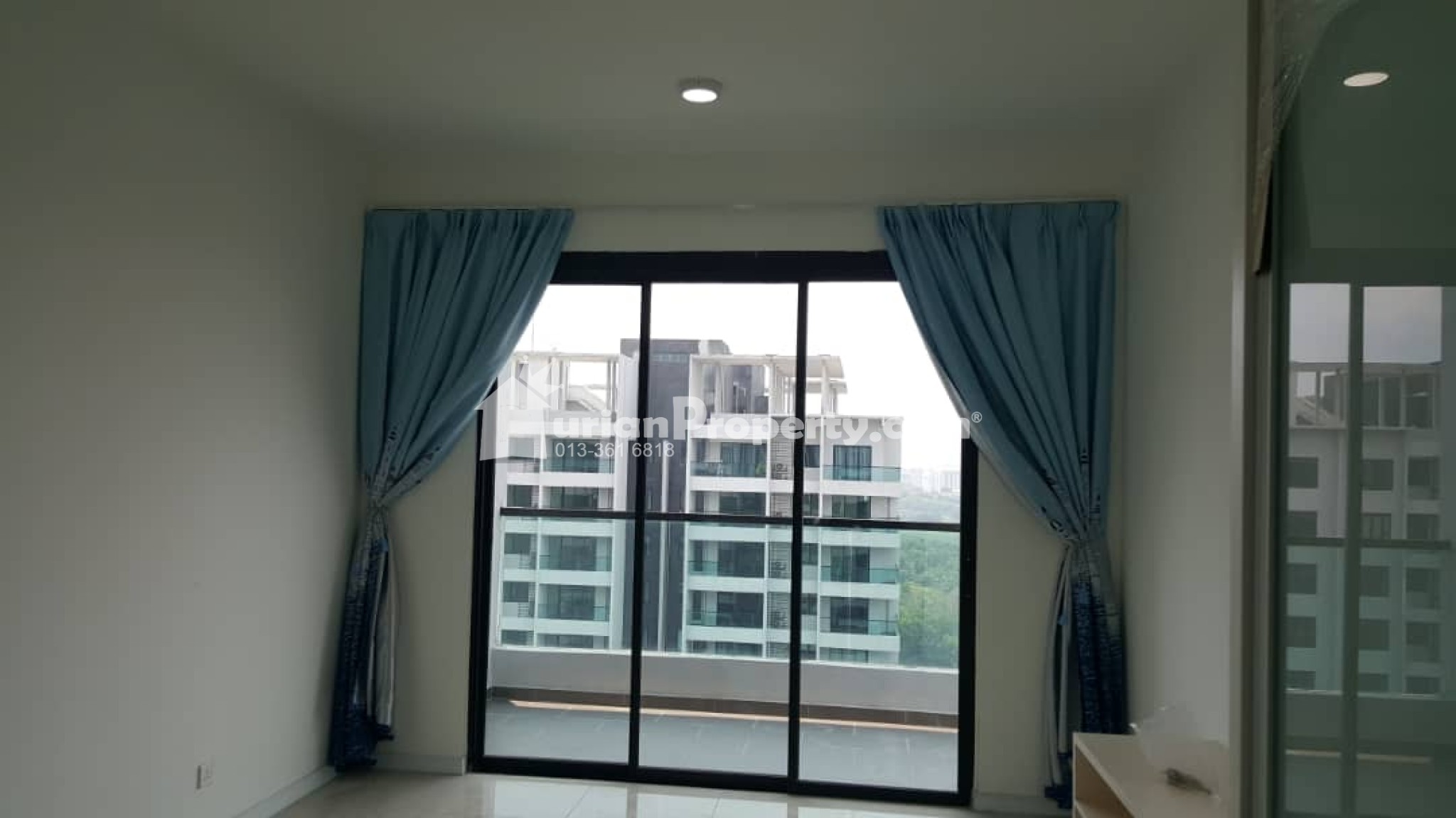 Condo For Sale at Paragon 3