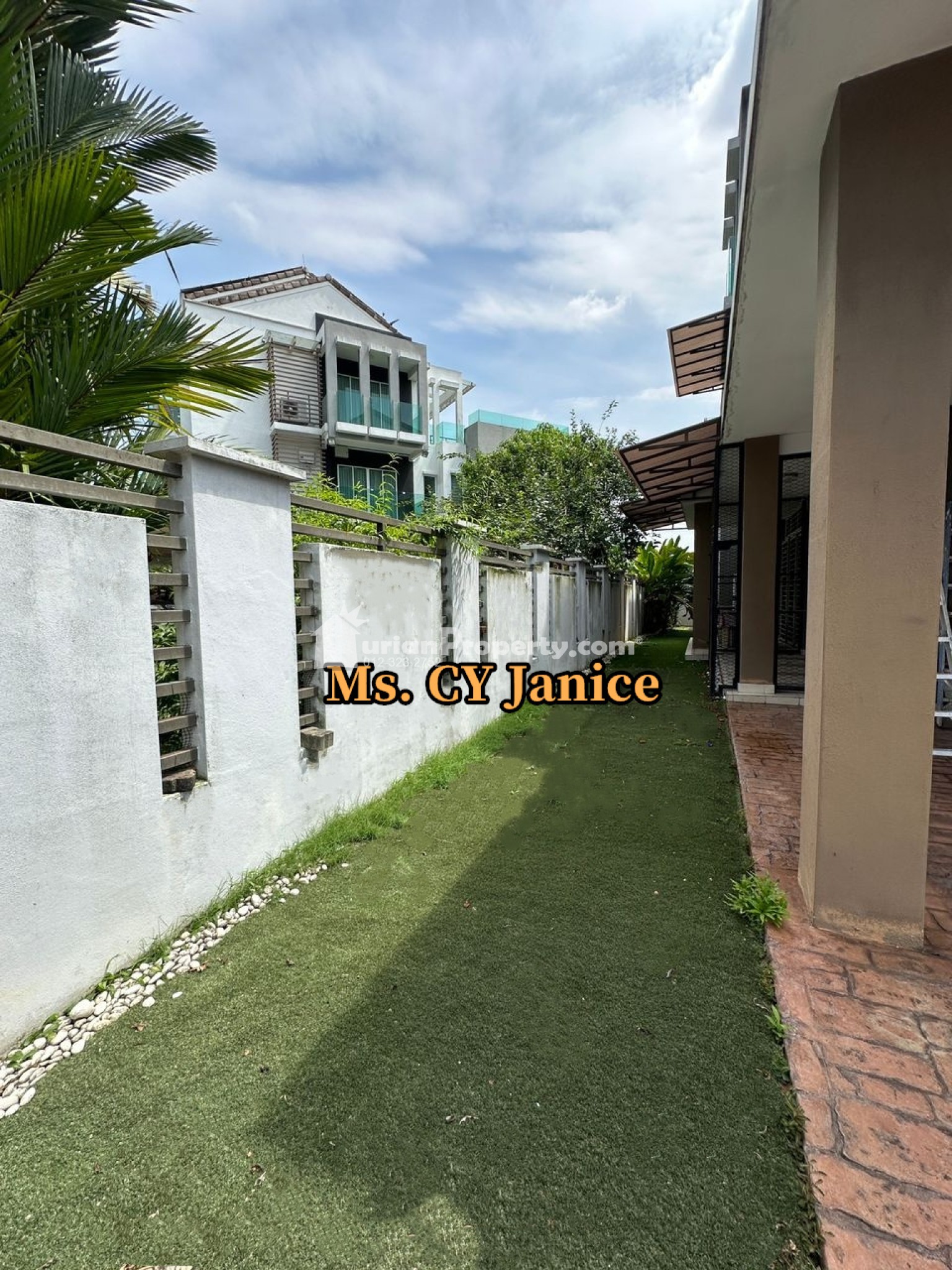 Superlink For Sale at USJ Heights