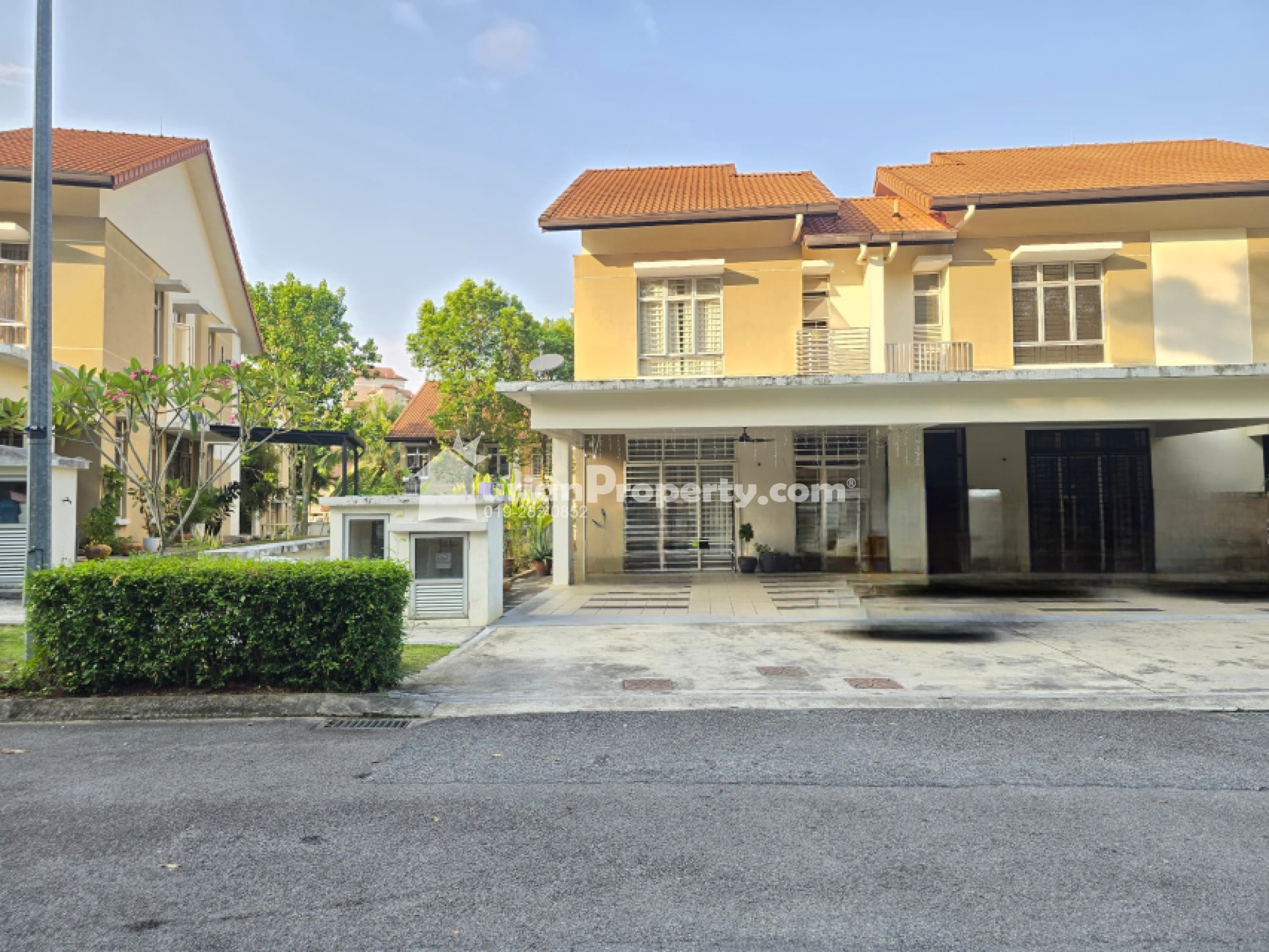 Terrace House For Sale at Precinct 14
