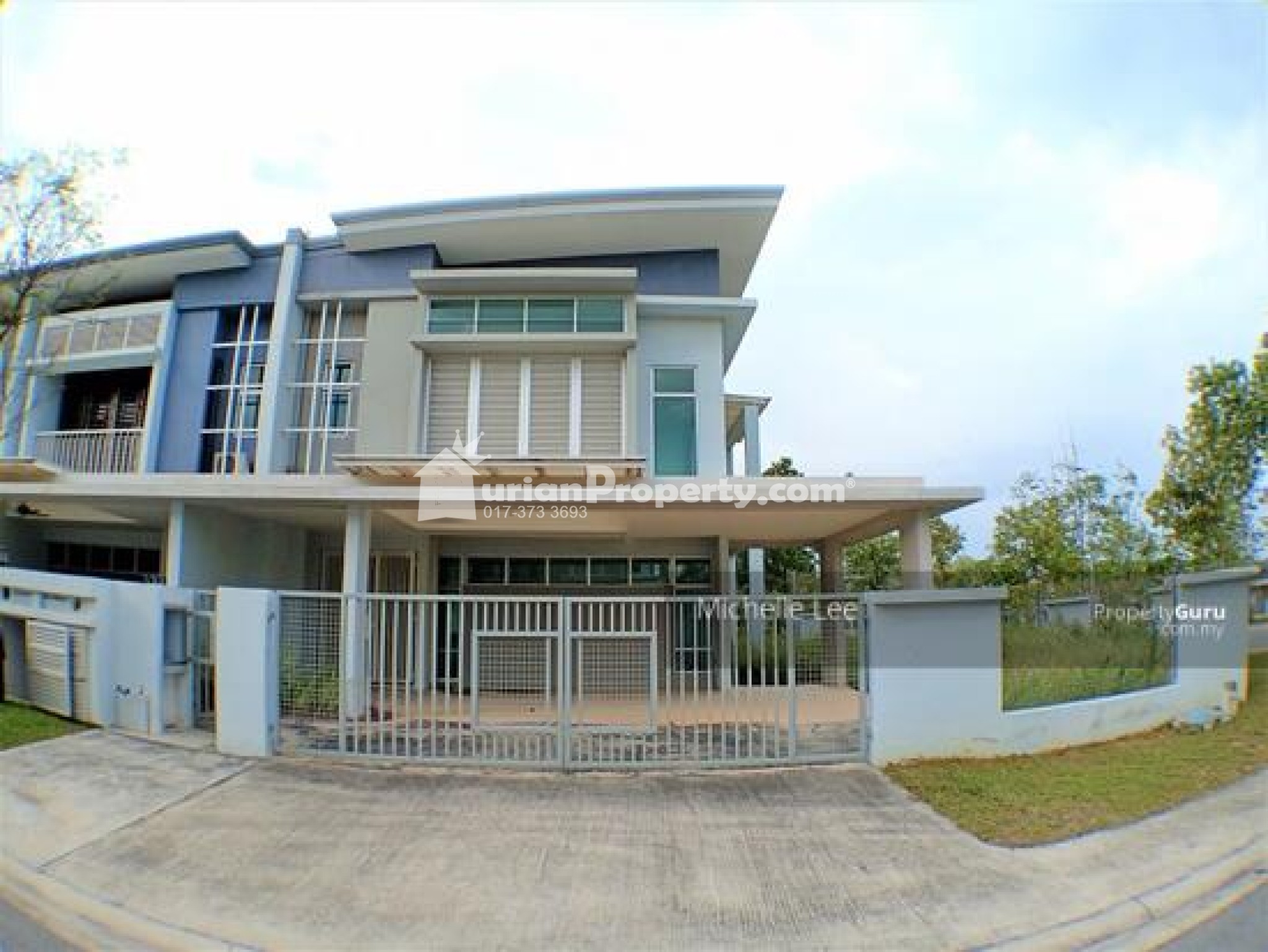 Terrace House For Sale at Chimes