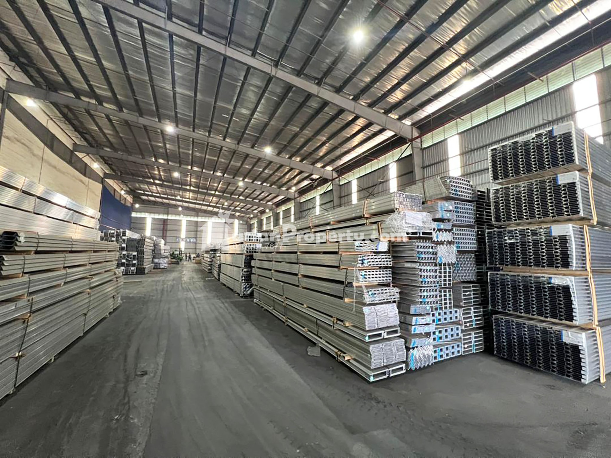 Semi-D Warehouse For Rent at Perdana Industrial Park