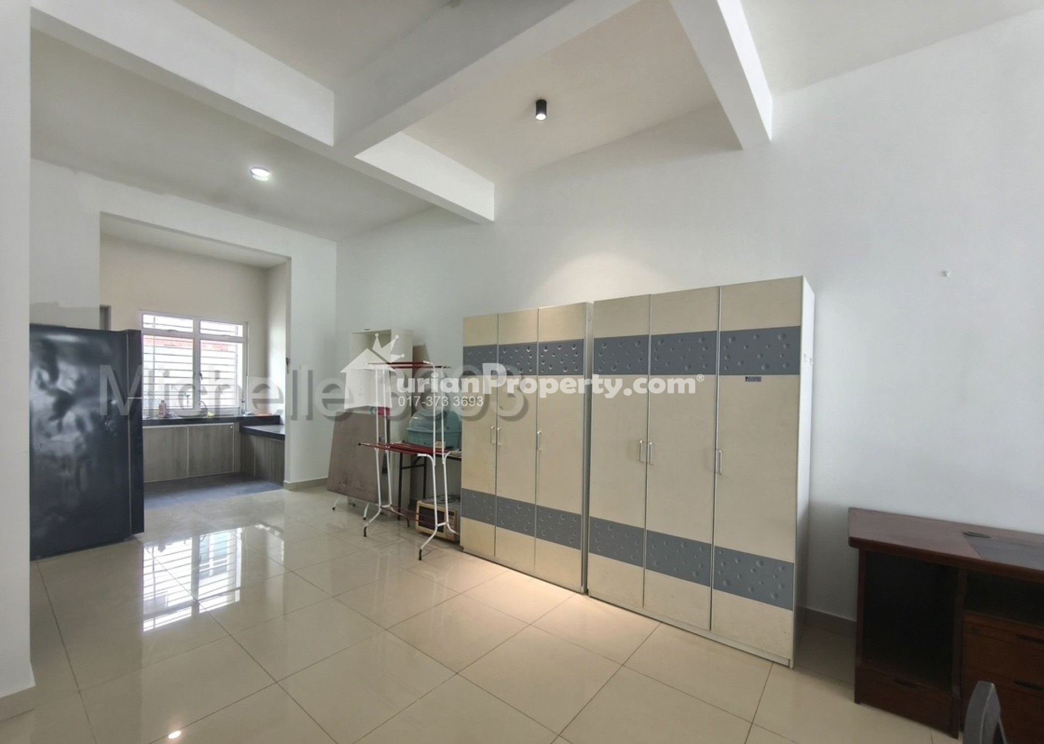 Terrace House For Rent at Perennia
