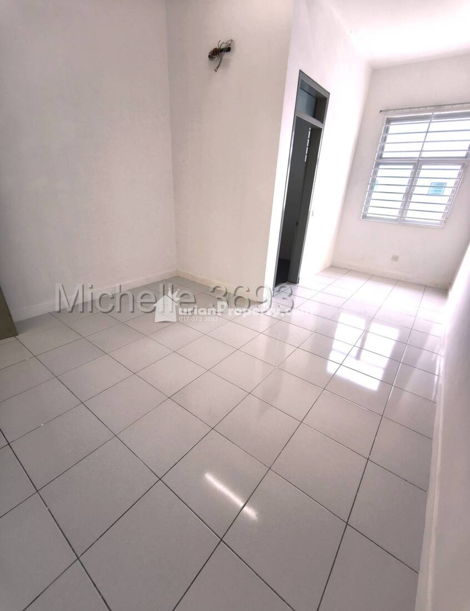 Terrace House For Sale at Chimes