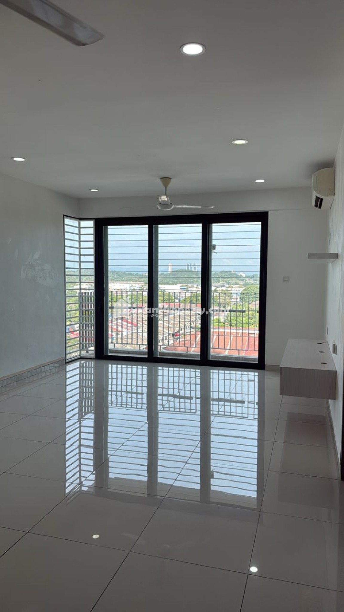 Condo For Rent at Epic Residence