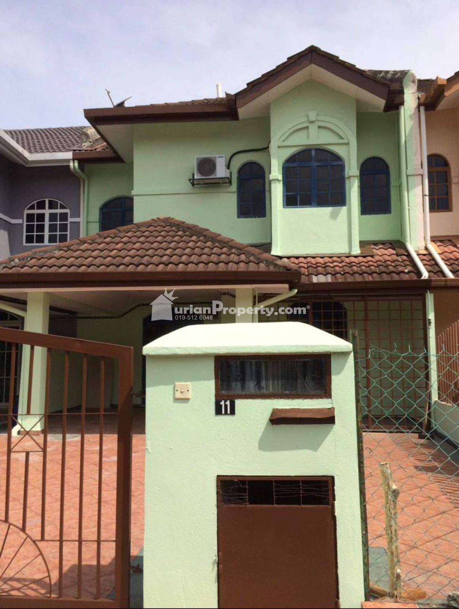 Terrace House For Sale at Section 7