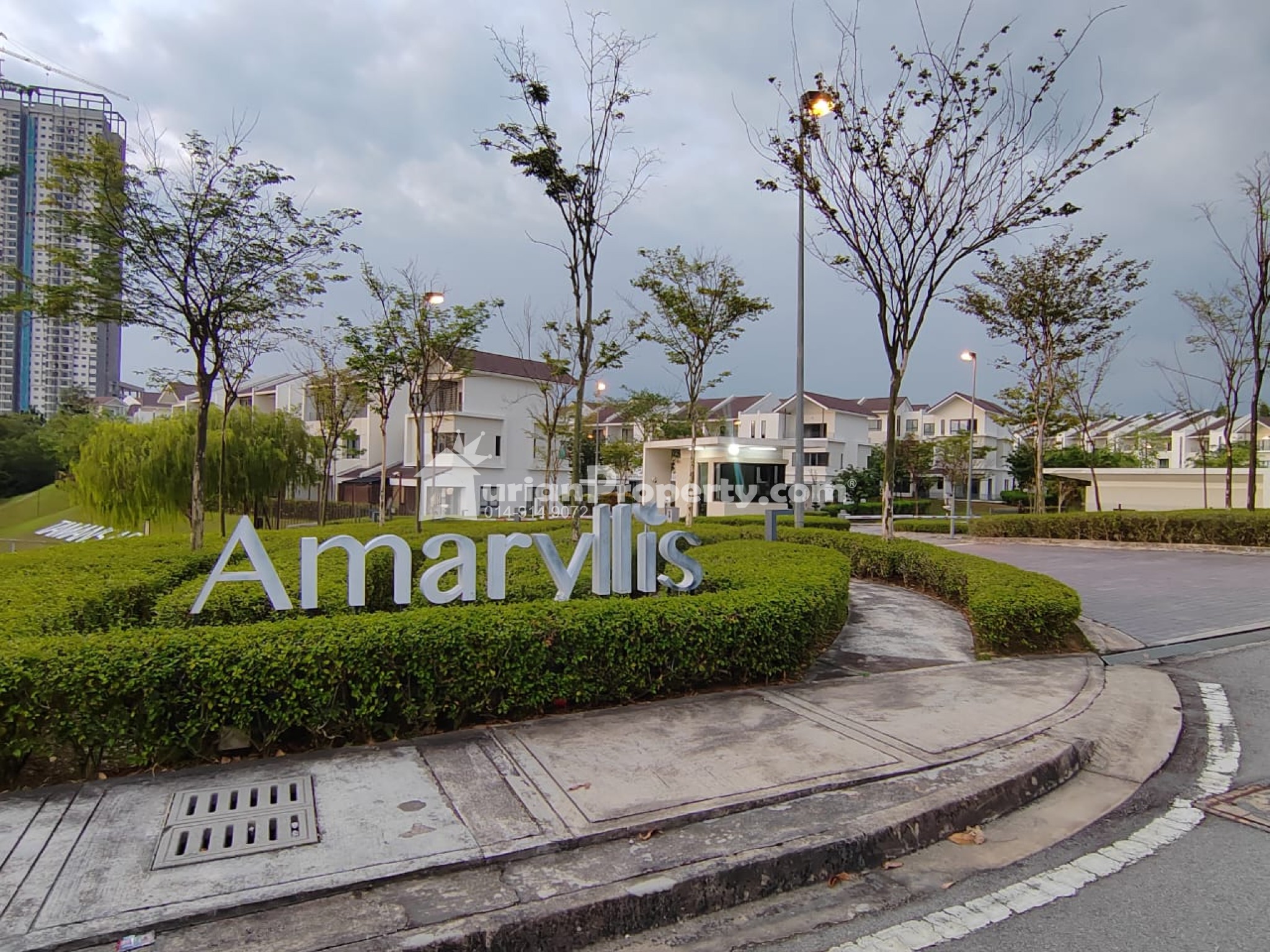 Terrace House For Sale at Tamansari