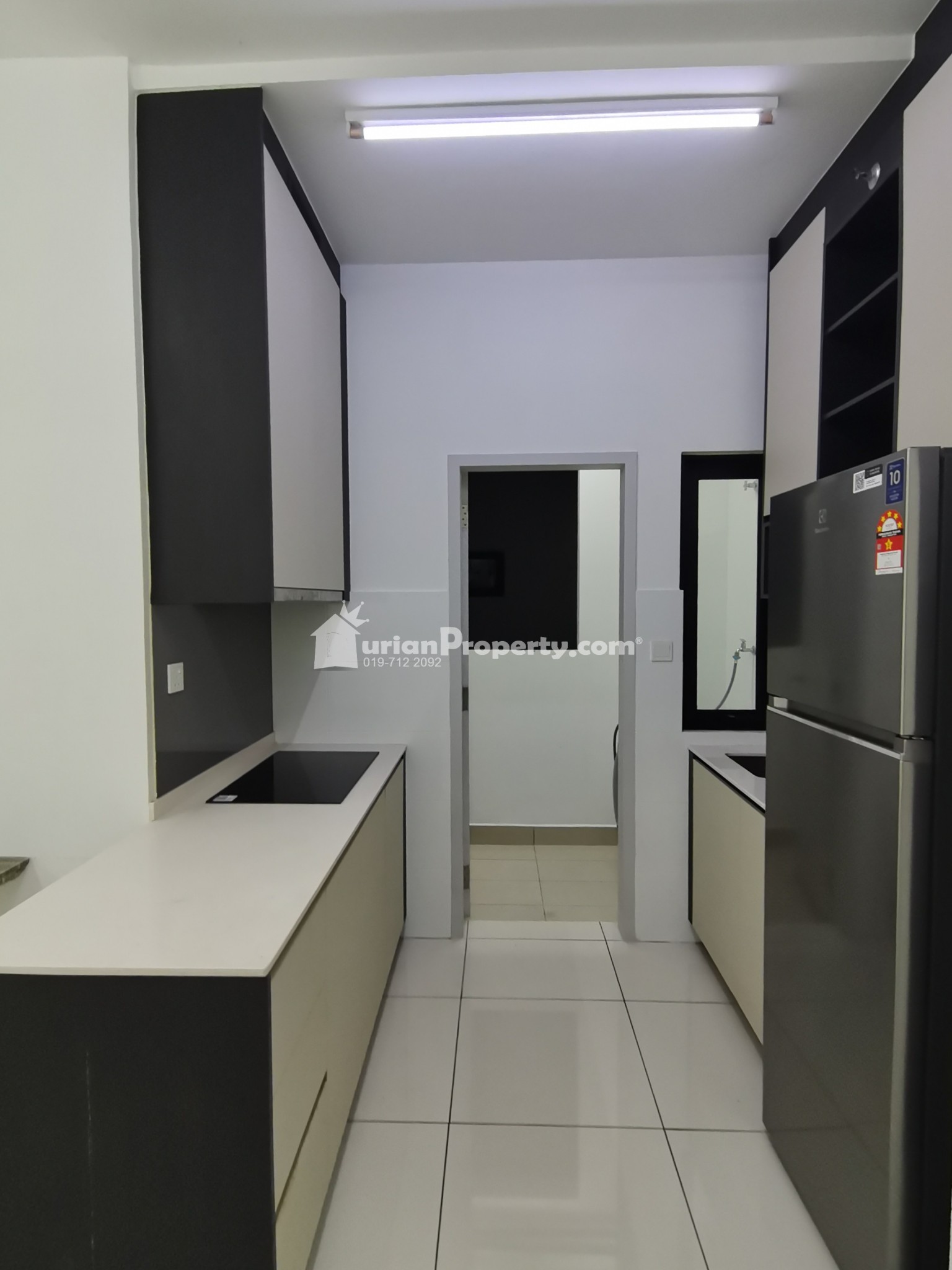 Condo For Rent at Amber Residence