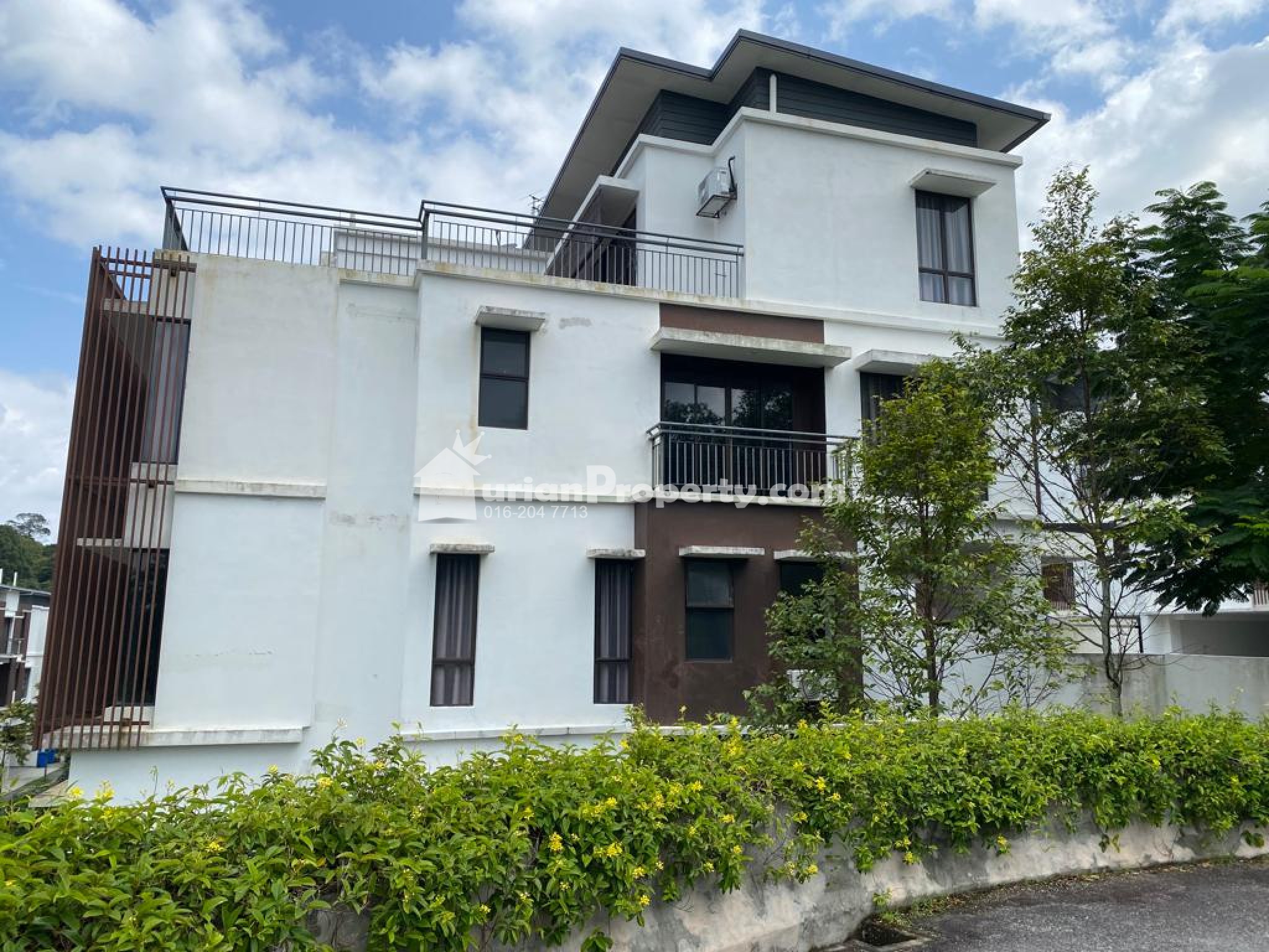 Link Villa For Sale at Cahaya SPK