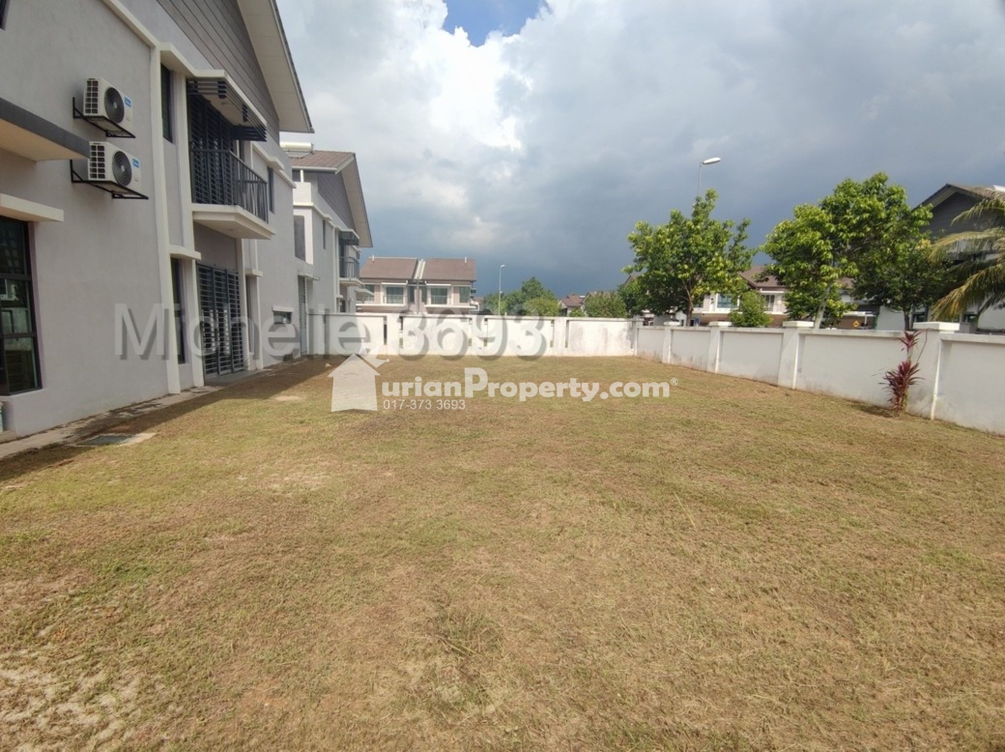 Semi D For Rent at Periwinkle